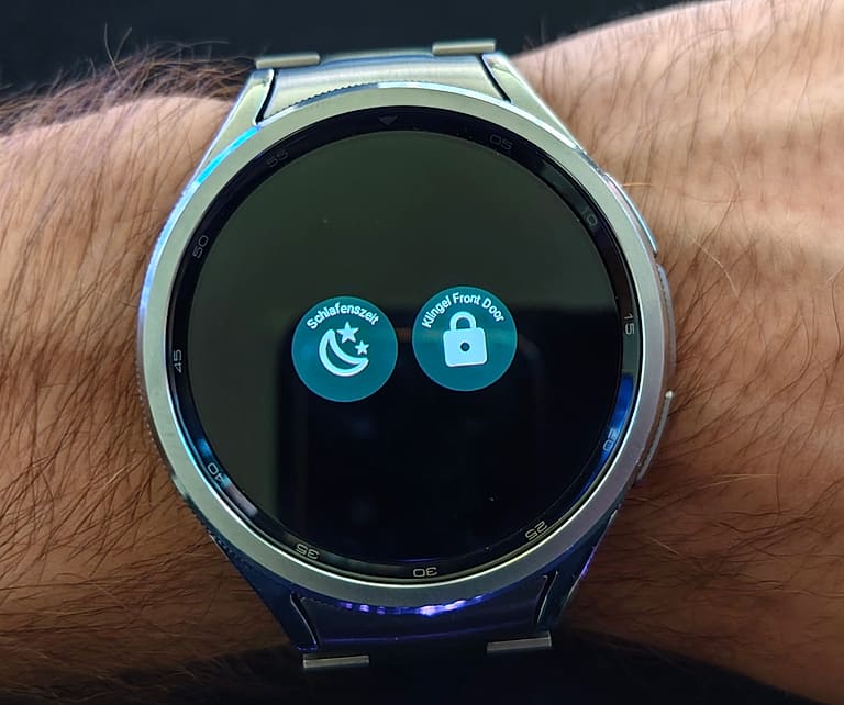 Samsung Galaxy Watch 6 mit Home-Assistant-Favoriten, darunter Klingel Front Door zum Öffnen der Haustür.